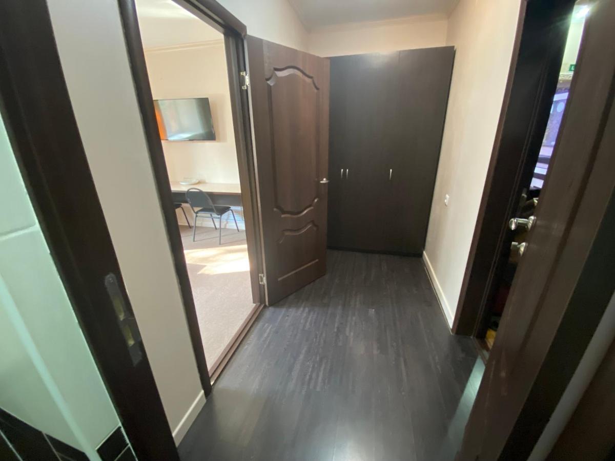 Ulpan Mini Hotel Astana Exterior foto